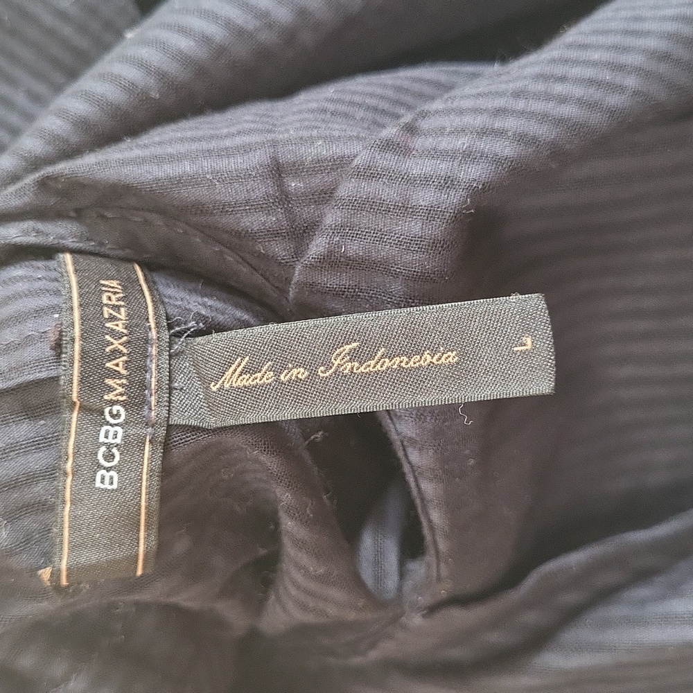 BCBG MaxAzria Ruffle Collar blouse - Picture 4 of 14